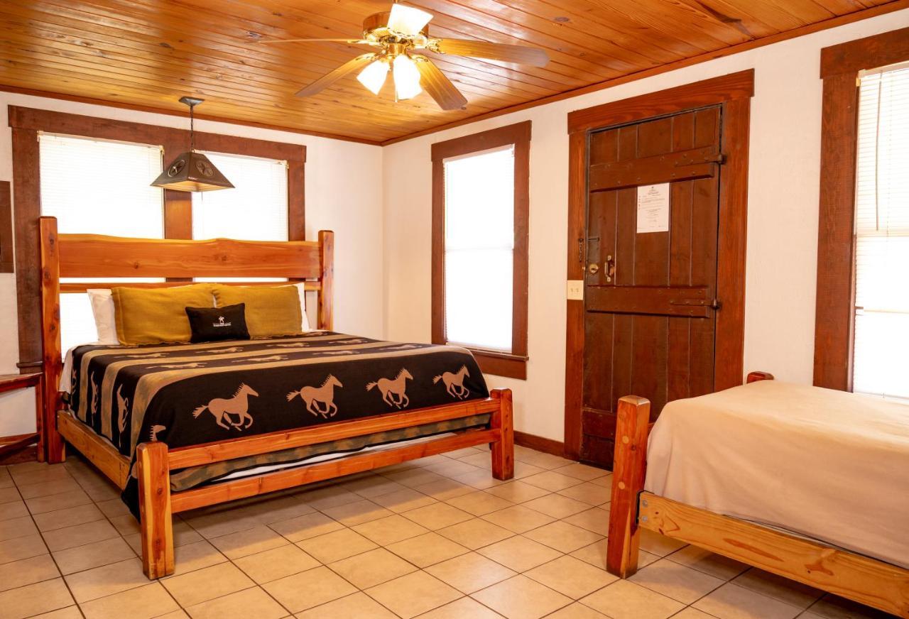 The Vaquero Motel แบนเดอรา ภายนอก รูปภาพ